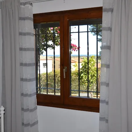 Casa Acogedora Con Jardin Y Piscina En Zona Tranquila Cerca De La Playa En - Es-323-16 L'Estartit