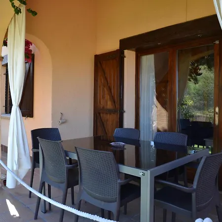 Casa Acogedora Con Jardin Y Piscina En Zona Tranquila Cerca De La Playa En - Es-323-16 *