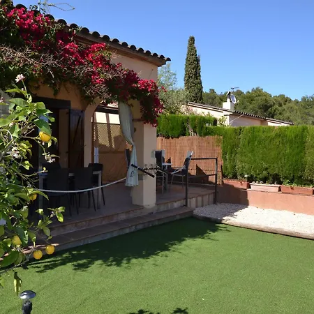 Casa Acogedora Con Jardin Y Piscina En Zona Tranquila Cerca De La Playa En - Es-323-16