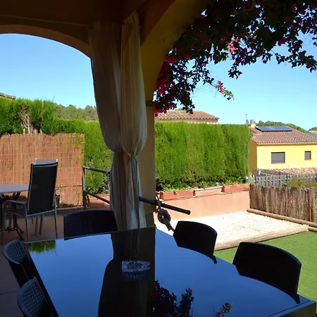 Casa Acogedora Con Jardin Y Piscina En Zona Tranquila Cerca De La Playa En - Es-323-16 Holiday home L'Estartit